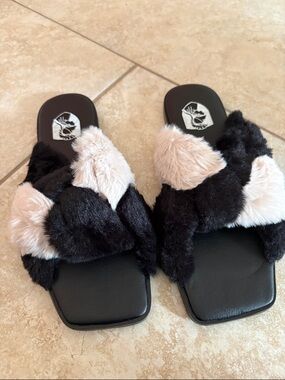 VHNY Black & Cream Faux Fur Slide Mules